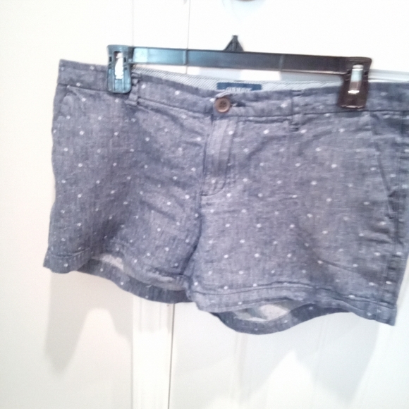Old Navy Size 10 Women's Chambray Denim Polka Dot Shorts - Picture 1 of 7